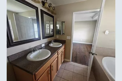 8225 Summer Wood Lane, Riverview, FL 33578 - Photo 14