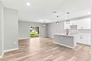 110 Friendly Cir, Sebring, FL 33876 - Photo 8