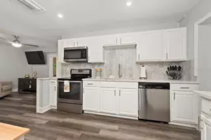 6045 Sage Dr, Orlando, FL 32807 - Photo 2