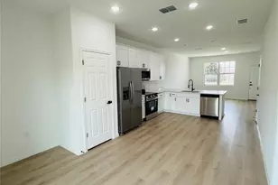 602 Desmoines Ct, Poinciana, FL 34759 - Photo 2