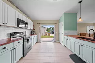 4865 Meadow Dr, Saint Cloud, FL 34772 - Photo 4