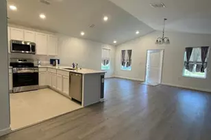 1970 Sarah St, Winter Haven, FL 33884 - Photo 2