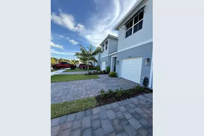 142 NE 14th Terrace, Homestead, FL 33033 - Photo 2