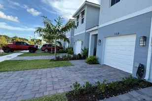 142 NE 14th Ter, Homestead, FL 33033 - Photo 2