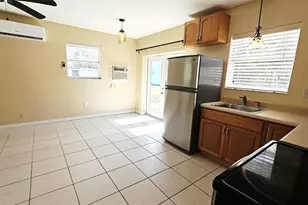 865 Palm Ave, Englewood, FL 34223 - Photo 6