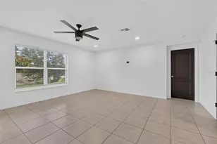 1097 Augustus Dr, Davenport, FL 33896 - Photo 10