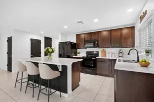 1097 Augustus Dr, Davenport, FL 33896 - Photo 4