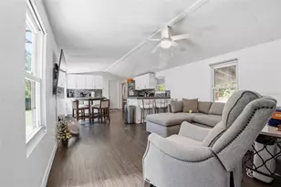 9295 Luna Dr, Saint Cloud, FL 34773 - Photo 10