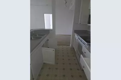 5566 Metrowest Boulevard #2-205, Orlando, FL 32811 - Photo 12