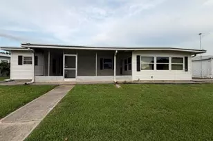 1023 Southland Dr, Tavares, FL 32778 - Photo 2