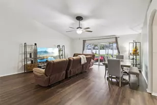 7973 Oak Run Cir, Lakeland, FL 33809 - Photo 6