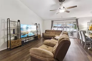 7973 Oak Run Cir, Lakeland, FL 33809 - Photo 4