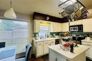 3227 Heron's Point Cir, Kissimmee, FL 34741 - Photo 2