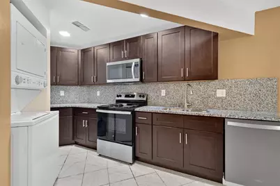 658 Royalty Court, Kissimmee, FL 34758 - Photo 6