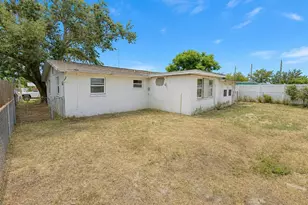 3303 Eisenhower Dr, Holiday, FL 34691 - Photo 10