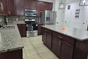 2732 E Lake Pointe Dr, Kissimmee, FL 34744 - Photo 4