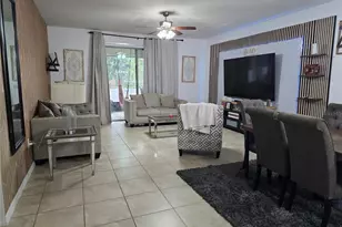2732 E Lake Pointe Dr, Kissimmee, FL 34744 - Photo 2