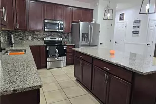 2732 E Lake Pointe Dr, Kissimmee, FL 34744 - Photo 14