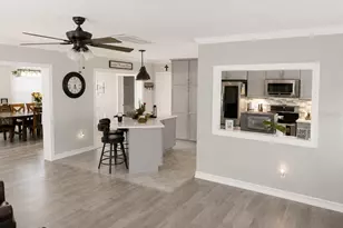 2001 Magnolia Dr, Clearwater, FL 33764 - Photo 4