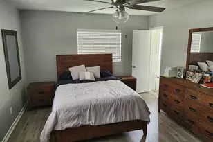 2001 Magnolia Dr, Clearwater, FL 33764 - Photo 10