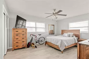 2001 Magnolia Dr, Clearwater, FL 33764 - Photo 20