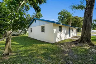 9610 N 12th St, Tampa, FL 33612 - Photo 4