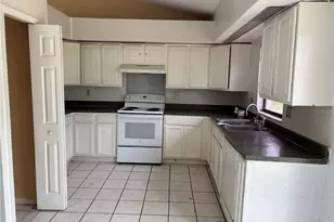 833 Oglethorpe Ct, Kissimmee, FL 34758 - Photo 10