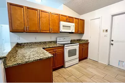 10 York Court, Kissimmee, FL 34758 - Photo 8