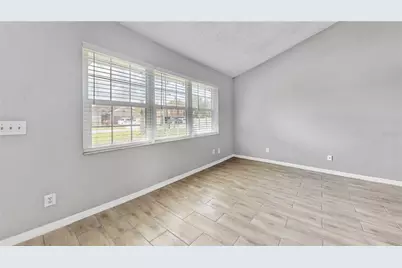 305 Medina Court, Kissimmee, FL 34758 - Photo 6