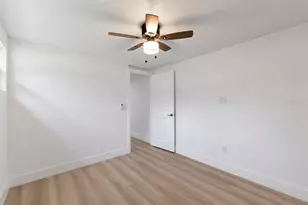 3503 S Crystal Lake Dr, Orlando, FL 32806 - Photo 12