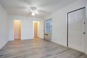 526 Caribbean Dr, Davenport, FL 33897 - Photo 4