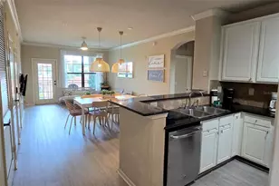 912 Charo Pkwy, Davenport, FL 33897 - Photo 2