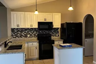 317 Chelmsford Ct, Kissimmee, FL 34758 - Photo 4