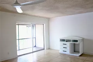 9101 Tudor Dr, Tampa, FL 33615 - Photo 14