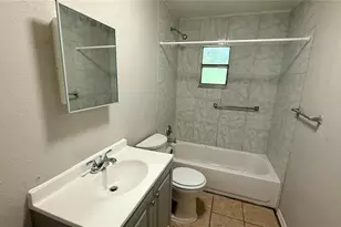 409 Lake St, Wildwood, FL 34785 - Photo 8