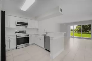 13929 Fairway Island Dr, Orlando, FL 32837 - Photo 4