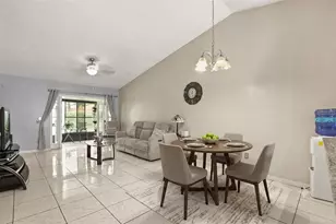 49 Pine Island Cir, Kissimmee, FL 34743 - Photo 14
