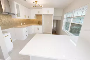 118 2nd St NW, Ruskin, FL 33570 - Photo 2