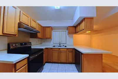 566 Oak Branch Circle, Kissimmee, FL 34758 - Photo 8