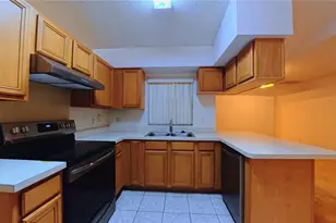 566 Oak Branch Cir, Kissimmee, FL 34758 - Photo 8