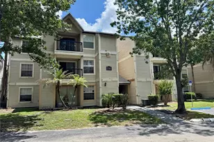 1948 Lake Atriums Cir, Orlando, FL 32839 - Photo 2