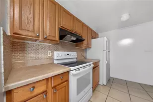 803 Sky Lake Cir, Orlando, FL 32809 - Photo 8