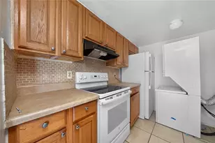 803 Sky Lake Cir, Orlando, FL 32809 - Photo 10