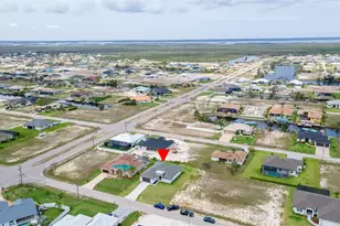 1638 NW 36th Pl, Cape Coral, FL 33993 - Photo 4