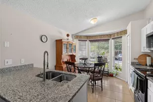 10225 Cody Ln, Orlando, FL 32825 - Photo 4