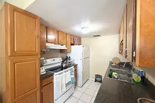 1034 Plantation Dr, Kissimmee, FL 34741 - Photo 6