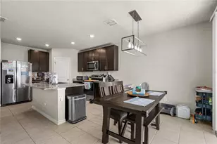 38626 Finn Clover Ln, Zephyrhills, FL 33540 - Photo 16