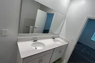 913 Laurel Vw Wy, Groveland, FL 34736 - Photo 12