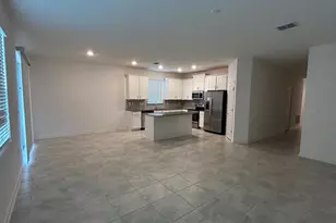 913 Laurel Vw Wy, Groveland, FL 34736 - Photo 4
