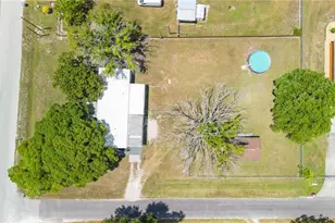5601 Lake Lizzie Dr, Saint Cloud, FL 34771 - Photo 18